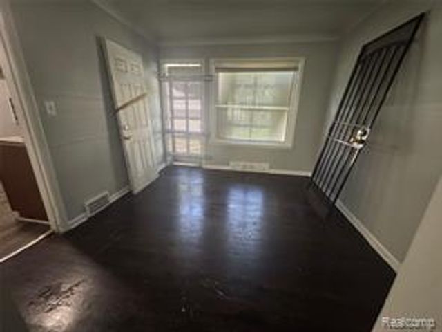 15421 Evergreen Road, Detroit, MI 48223