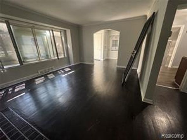 15421 Evergreen Road, Detroit, MI 48223