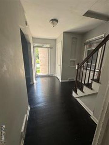 15421 Evergreen Road, Detroit, MI 48223