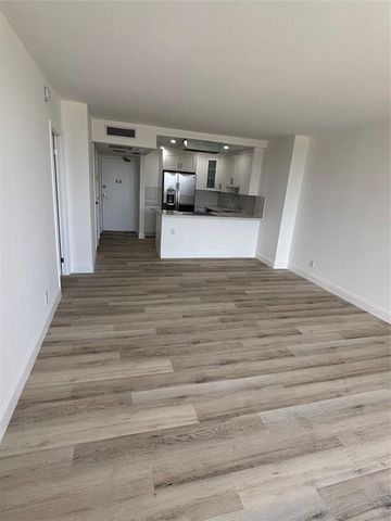 20301 W Country Club Drive 1127, Aventura, FL 33180