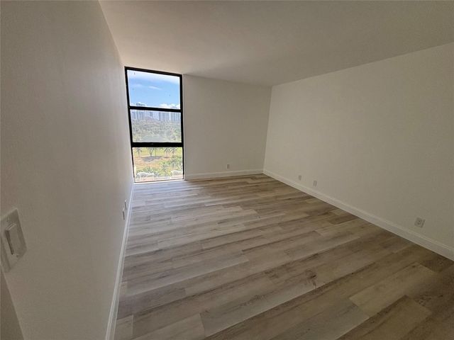 20301 W Country Club Drive 1127, Aventura, FL 33180