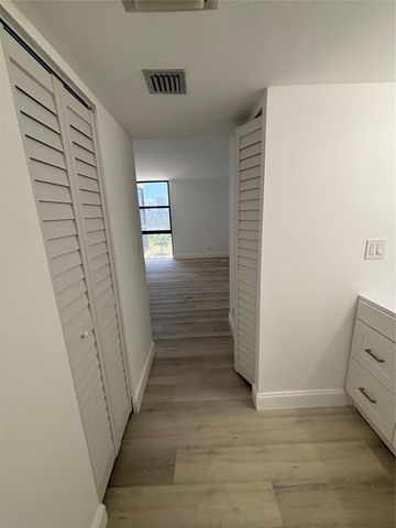 20301 W Country Club Drive 1127, Aventura, FL 33180