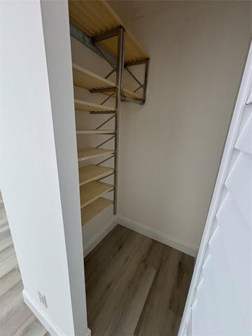 20301 W Country Club Drive 1127, Aventura, FL 33180