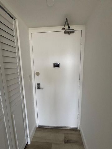 20301 W Country Club Drive 1127, Aventura, FL 33180