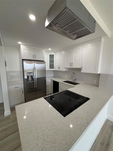 20301 W Country Club Drive 1127, Aventura, FL 33180