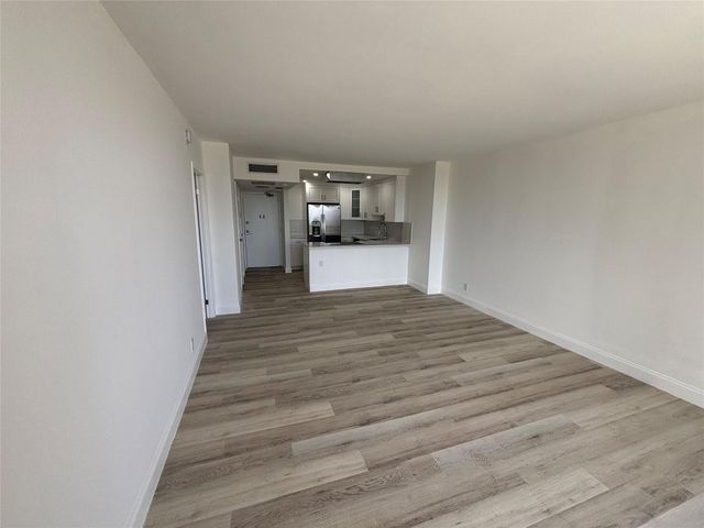 20301 W Country Club Drive 1127, Aventura, FL 33180