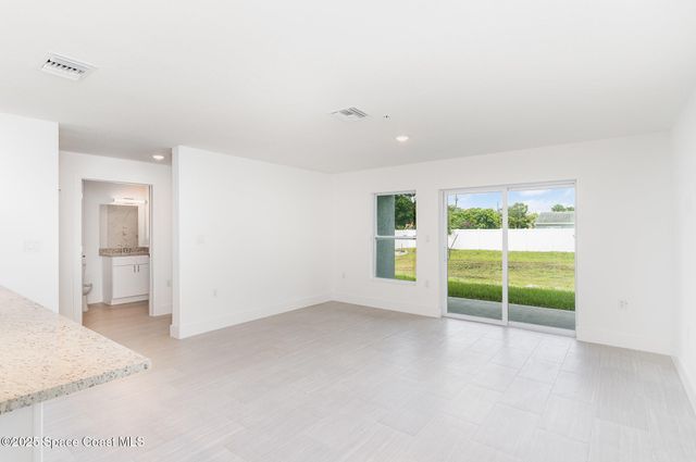 1635 Par Street NE 2103, Palm Bay, FL 32905