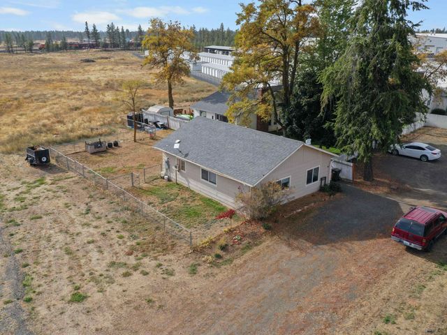 1529 W 1st Ave, Cheney, WA 99004 property photo