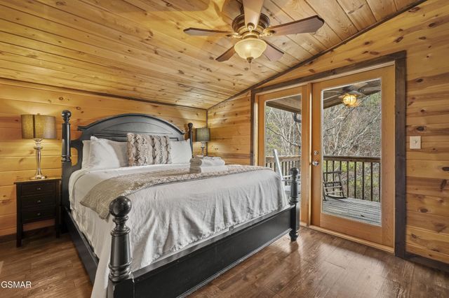 1625 Bear Claw Way, Sevierville, TN 37862