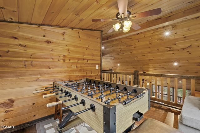 1625 Bear Claw Way, Sevierville, TN 37862