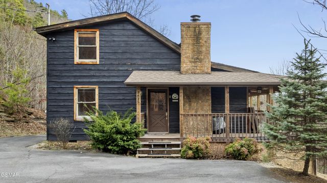 1625 Bear Claw Way, Sevierville, TN 37862