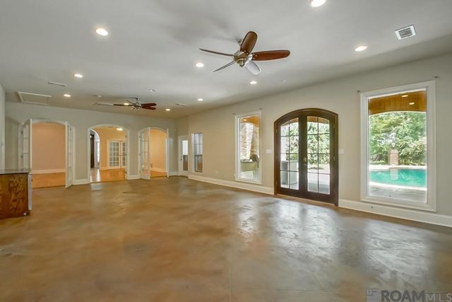 14150 Lockhart Ln, Walker, LA 70785