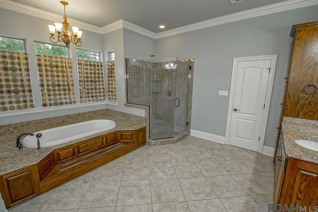 14150 Lockhart Ln, Walker, LA 70785