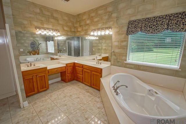 14150 Lockhart Ln, Walker, LA 70785