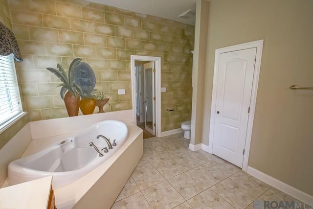 14150 Lockhart Ln, Walker, LA 70785