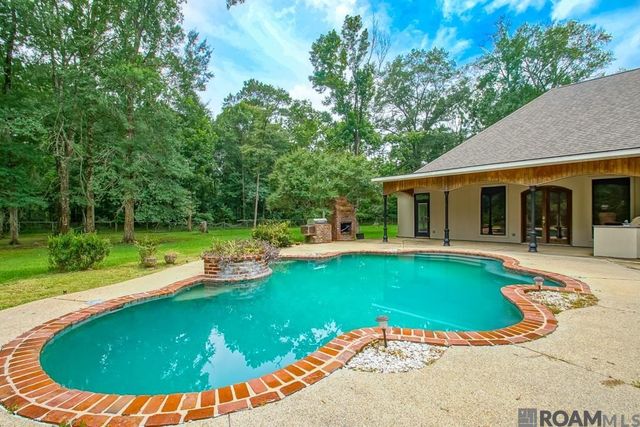 14150 Lockhart Ln, Walker, LA 70785