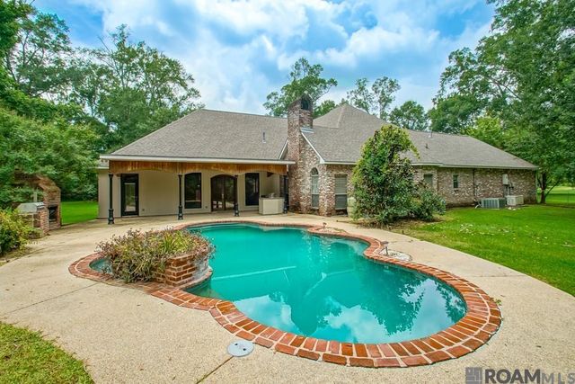 14150 Lockhart Ln, Walker, LA 70785