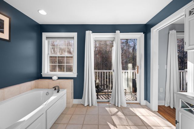 24 Deborah Lane, Dover, NH 03820