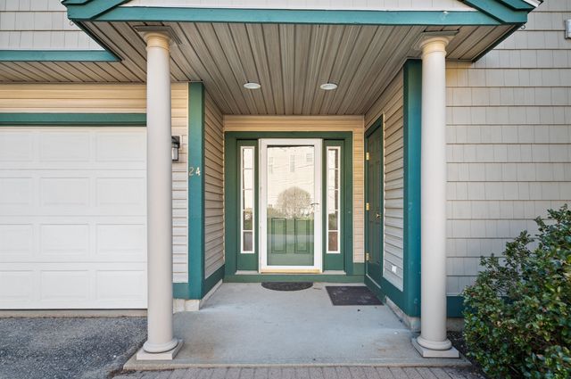 24 Deborah Lane, Dover, NH 03820