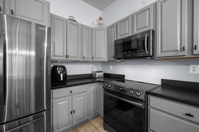 24 Deborah Lane, Dover, NH 03820