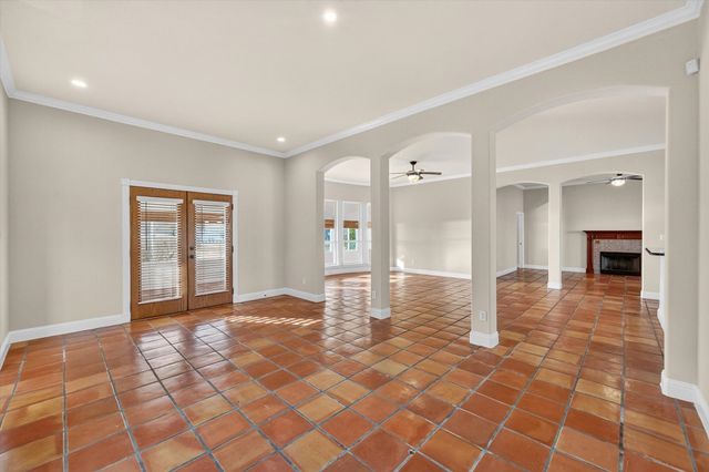 106 Lakeshore Drive, Waxahachie, TX 75165