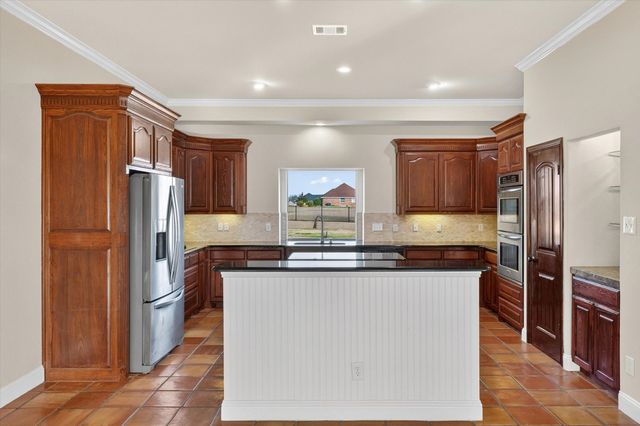 106 Lakeshore Drive, Waxahachie, TX 75165