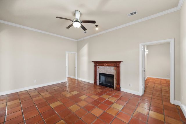 106 Lakeshore Drive, Waxahachie, TX 75165