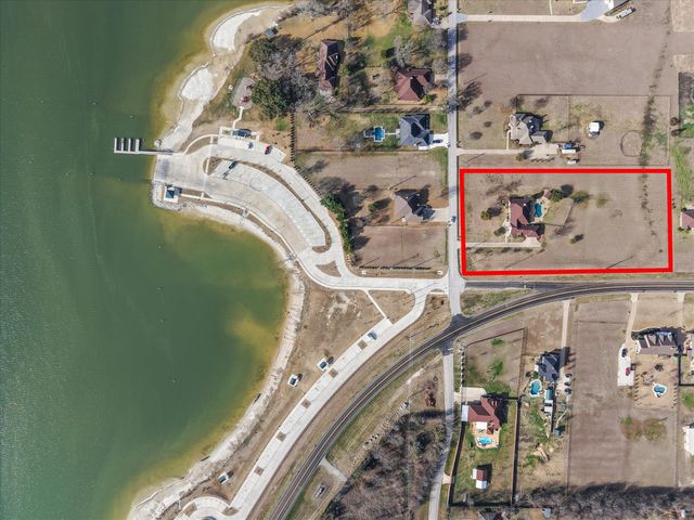 106 Lakeshore Drive, Waxahachie, TX 75165