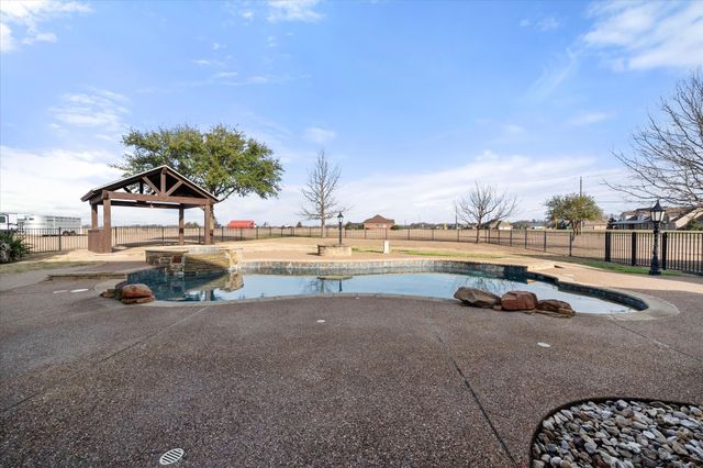 106 Lakeshore Drive, Waxahachie, TX 75165