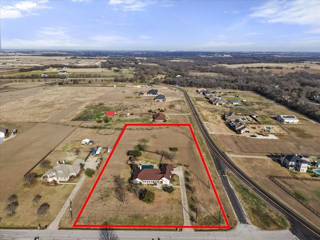 106 Lakeshore Drive, Waxahachie, TX 75165