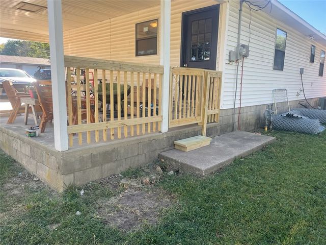803 4th Avenue, Gravette, AR 72736