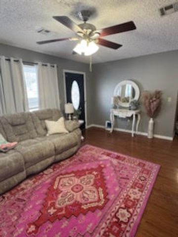 803 4th Avenue, Gravette, AR 72736