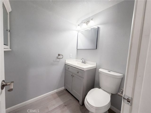 1800 E Lakeshore Drive 1006, Lake Elsinore, CA 92530