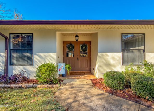 5091 Lake Bluff Circle, Marianna, FL 32446