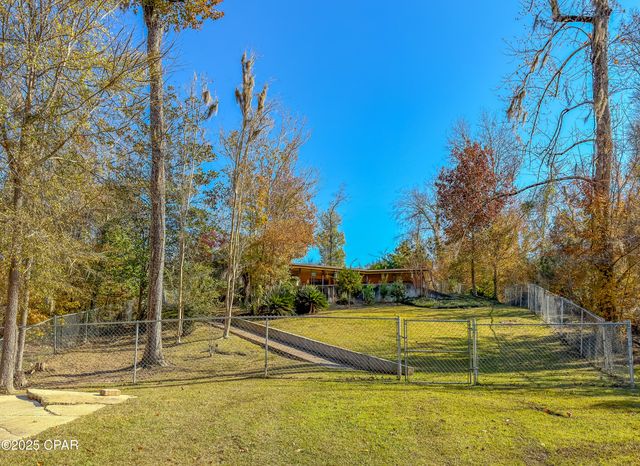 5091 Lake Bluff Circle, Marianna, FL 32446