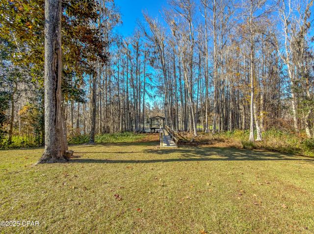 5091 Lake Bluff Circle, Marianna, FL 32446