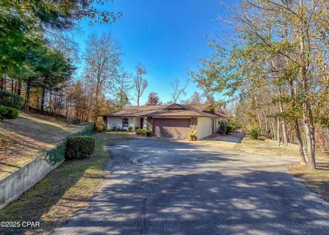 5091 Lake Bluff Circle, Marianna, FL 32446