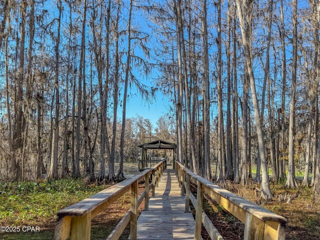 5091 Lake Bluff Circle, Marianna, FL 32446