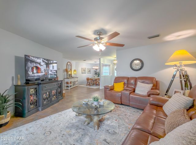 5091 Lake Bluff Circle, Marianna, FL 32446