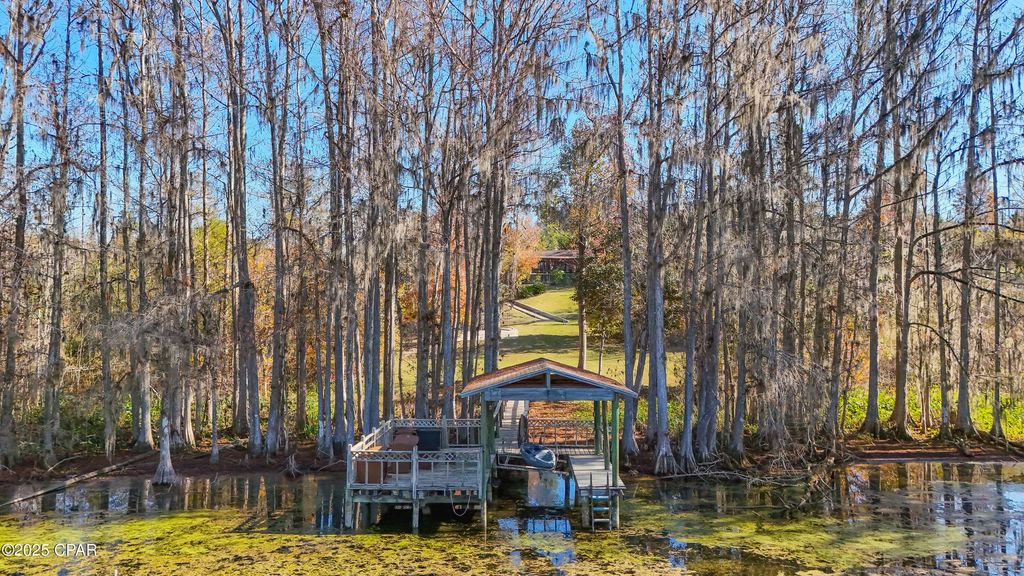 5091 Lake Bluff Circle, Marianna, FL 32446