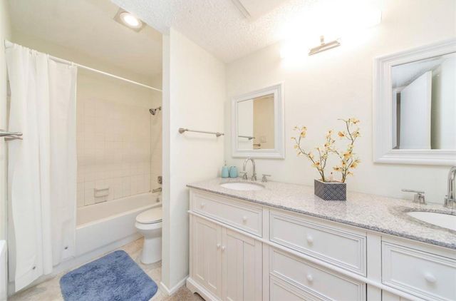 10049 Westpark Drive 186, Houston, TX 77042