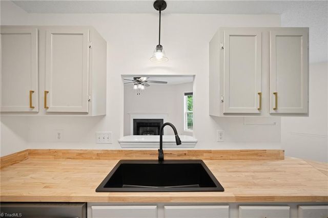 1748 Harper Spring Drive, Clemmons, NC 27012