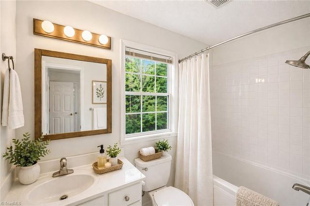 1748 Harper Spring Drive, Clemmons, NC 27012