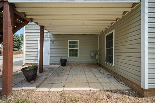 1748 Harper Spring Drive, Clemmons, NC 27012