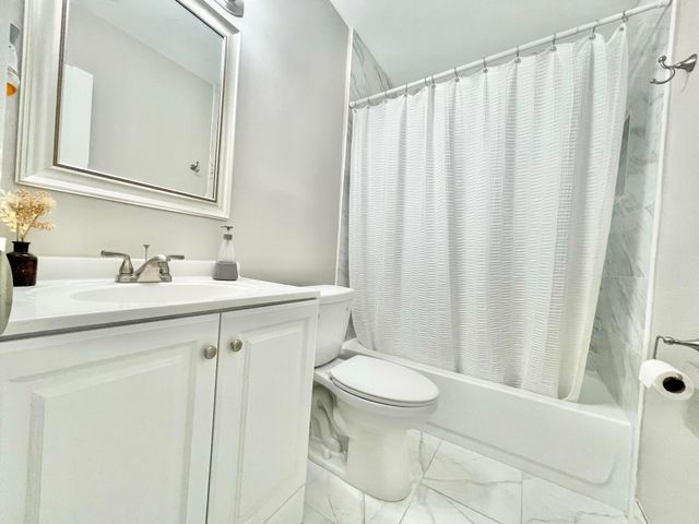 5630 Hollywood Boulevard, Hollywood, FL 33021