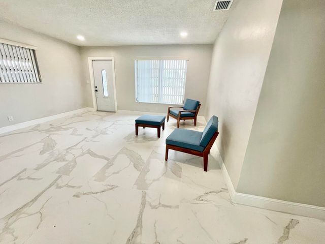 5630 Hollywood Boulevard, Hollywood, FL 33021