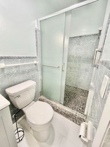 5630 Hollywood Boulevard, Hollywood, FL 33021