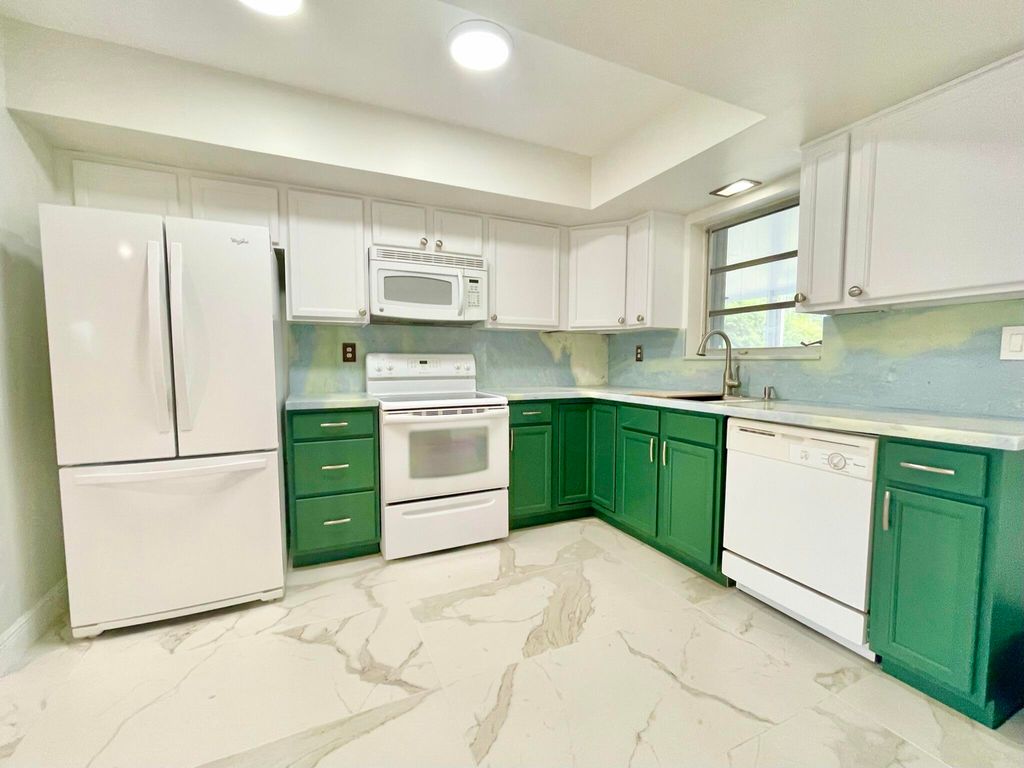 5630 Hollywood Boulevard, Hollywood, FL 33021