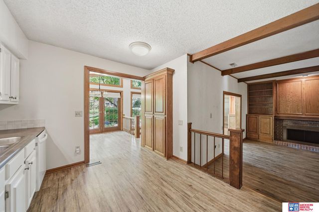 2300 S 72nd Street, Lincoln, NE 68506
