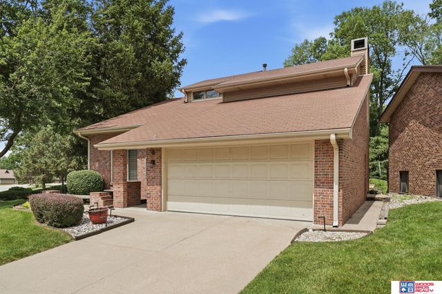 2300 S 72nd Street, Lincoln, NE 68506